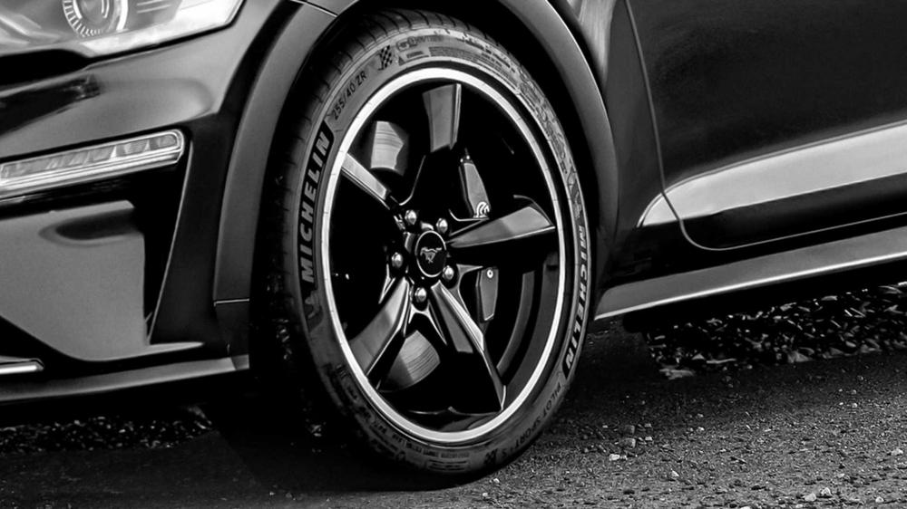 Эскиз кроссовера Ford Mustang