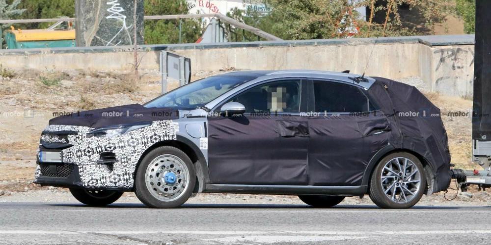 Кроссовер на базе Kia Ceed станет гибридом