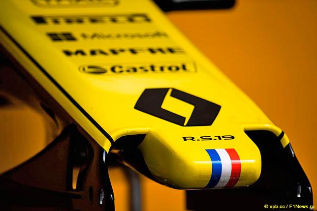 Пилоты Renault и Сайнс вернулись к старой версии мотора
