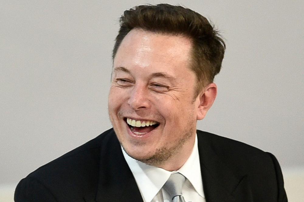 Илон Маск не дарил Лукашенко электромобиль Tesla
