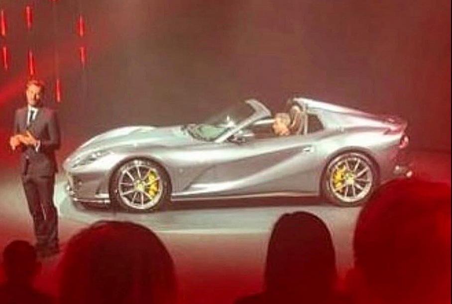 Появилось первое изображение родстера Ferrari 812 Superfast
