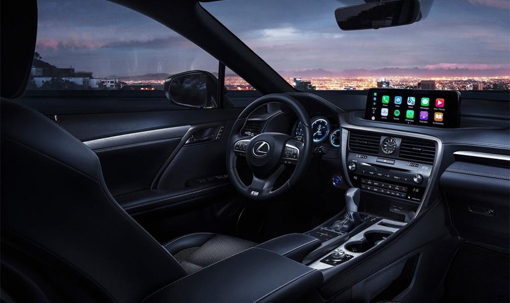 Lexus назвал рублевую стоимость обновленного кроссовера RX