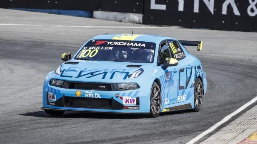 Иван Мюллер выиграл первую гонку WTCR в Нинбо