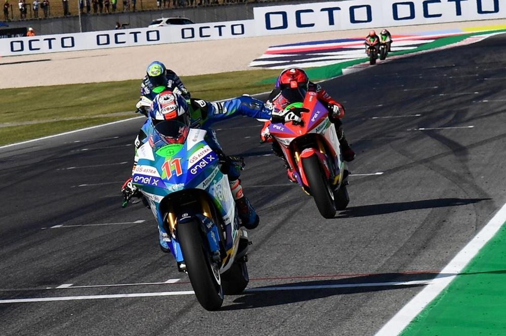 Маттео Феррари выиграл первую гонку MotoE в Мизано