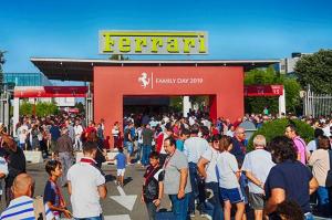 В Ferrari провели день открытых дверей