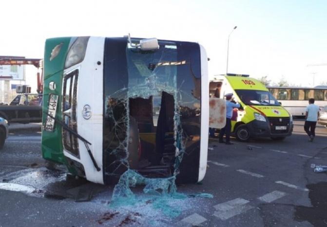 Один человек погиб, 13 пострадали в ДТП с автобусом в Шымкенте