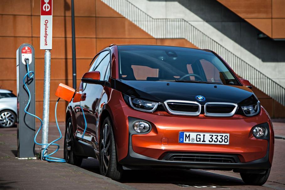 В BMW объяснили, почему не планируется обновлять электрокар i3