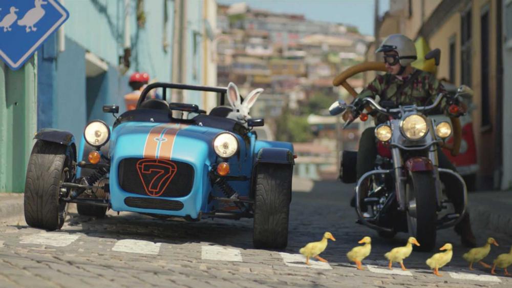 Посмотрите, во что превращаются классические машины в рекламе Lego!