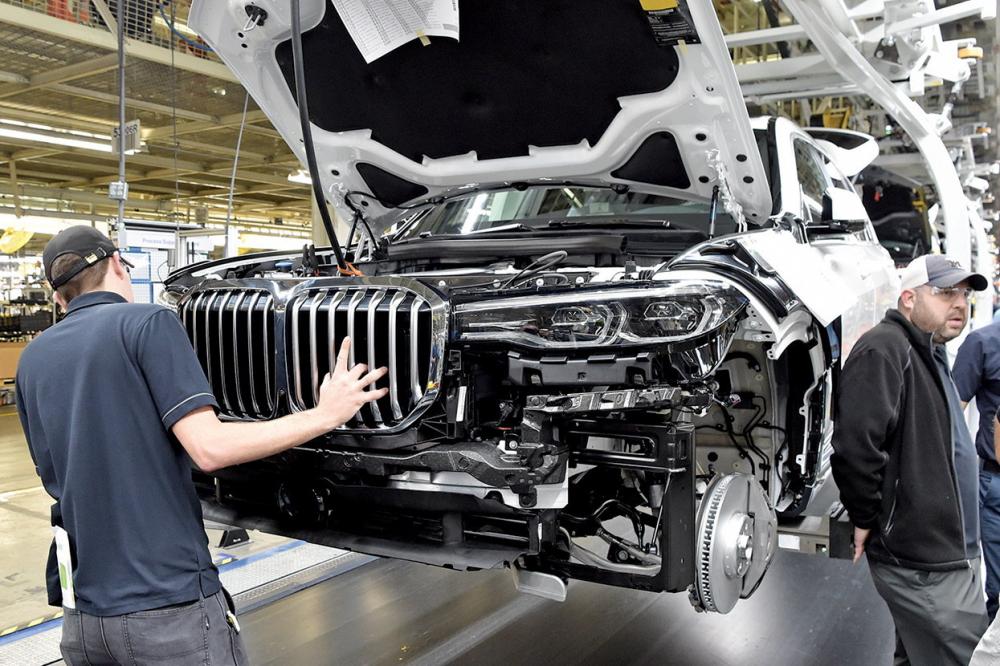 В борьбе с издержками BMW уволит 6000 работников