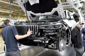 В борьбе с издержками BMW уволит 6000 работников