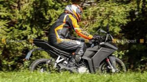 Шпионские фото нового спортбайка KTM RC 390