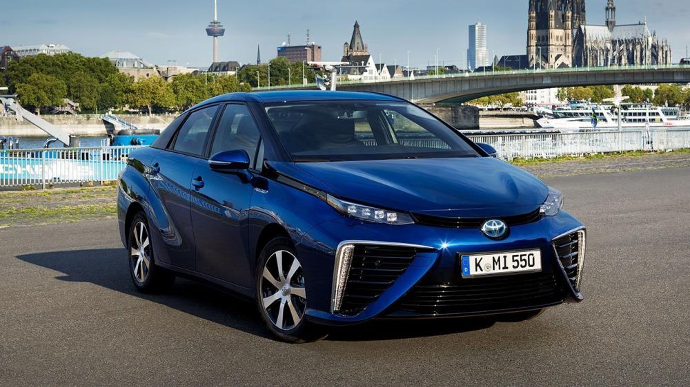 Toyota выпустит следующее поколение водородного седана Mirai в 2020 году