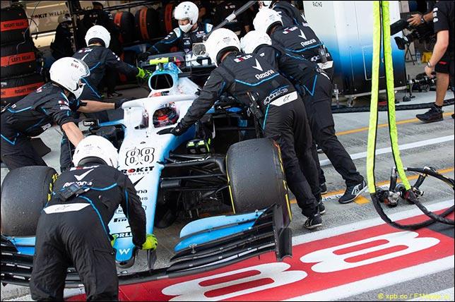 Двойной сход для Williams в Сочи