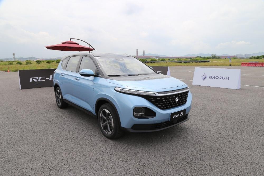 Дилеры получают первые экземпляры будущего кроссвэна Chevrolet