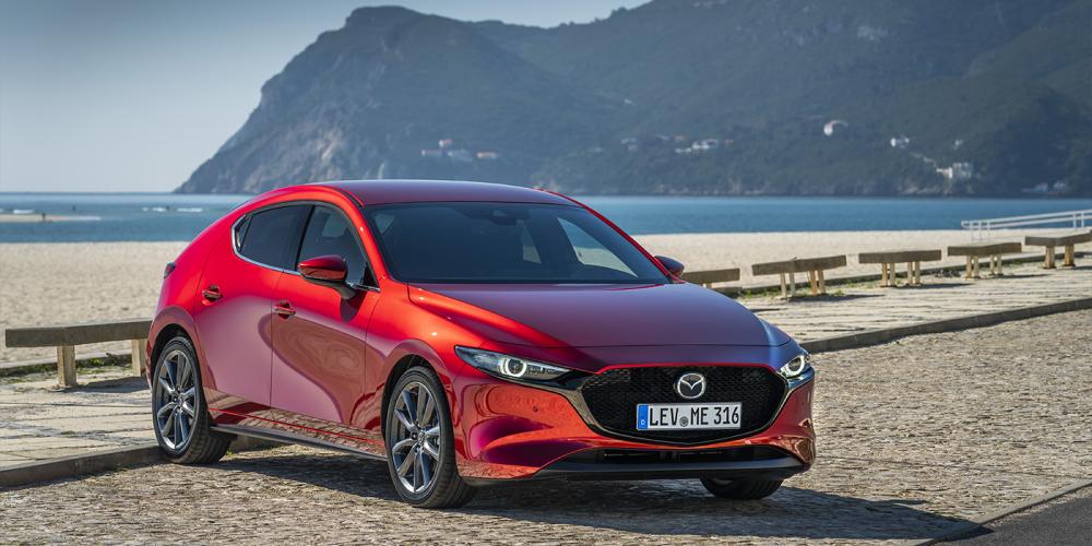 В России отправят на сервис новые Mazda3