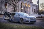 Lincoln начал продажи седанов с «суицидальными» дверями