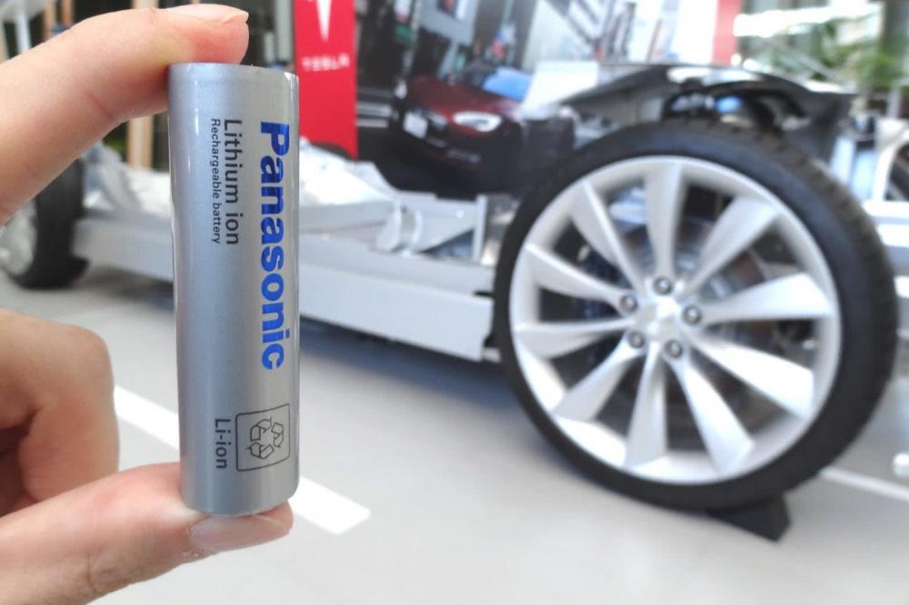 Tesla по-тихому купила канадского производителя батарей