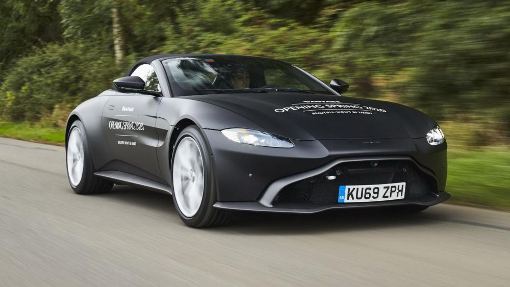 Спорткар Aston Martin Vantage лишился крыши
