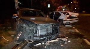 Один человек погиб и восемь пострадали в массовом ДТП в Алматы