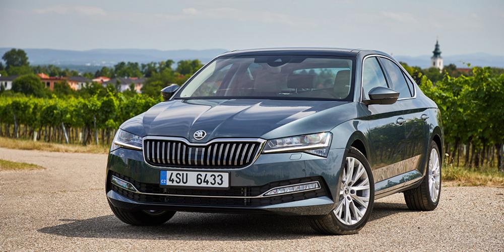 Skoda назвала российские цены на обновленный Superb