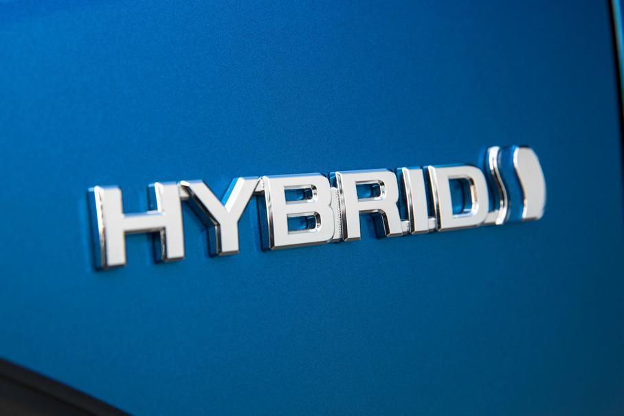 Toyota продлит гарантию на гибридные батареи до 240 тысяч километров