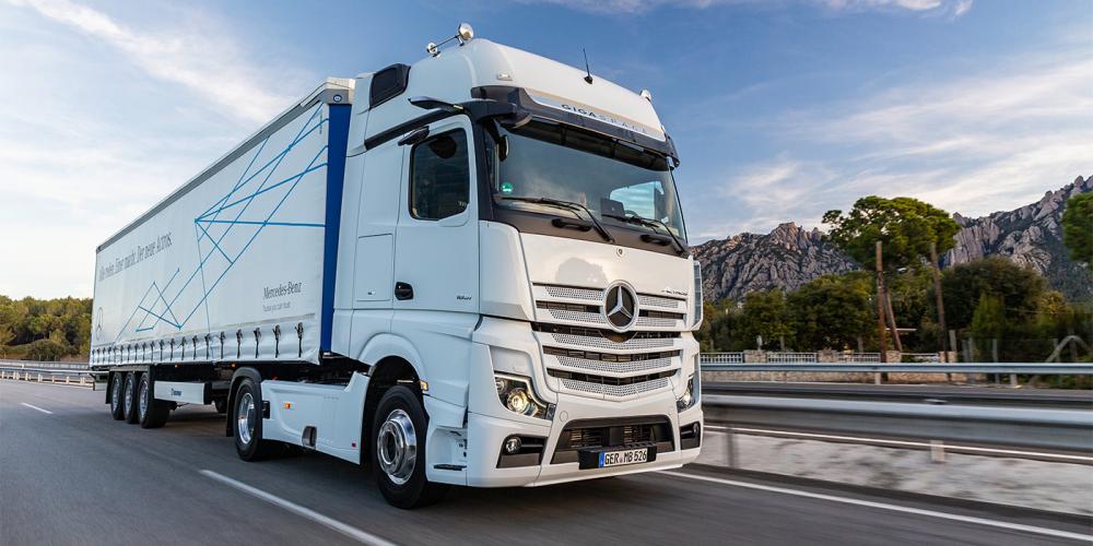 Полуавтономный грузовик Mercedes-Benz начнут собирать в России