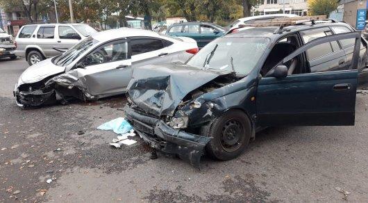 Водитель потерял сознание и устроил массовое ДТП в Алматы