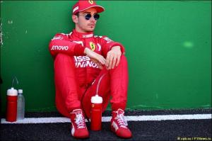 В FIA оштрафовали Леклера и Ferrari