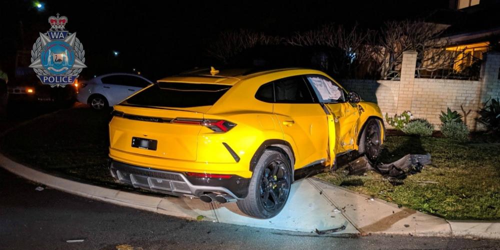 В Австралии подросток на угнанном Subaru врезался в Lamborghini Urus