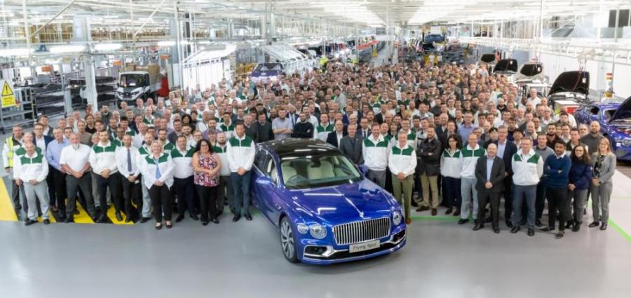 Bentley запустил производство нового Flying Spur