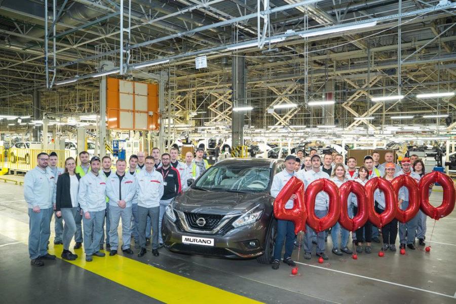 С конвейера завода Nissan в Санкт-Петербурге сошел юбилейный автомобиль