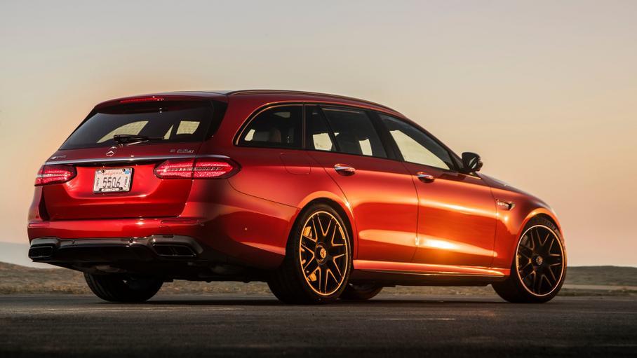 Mercedes-Benz отзывает Е-класс из-за отрывающегося спойлера