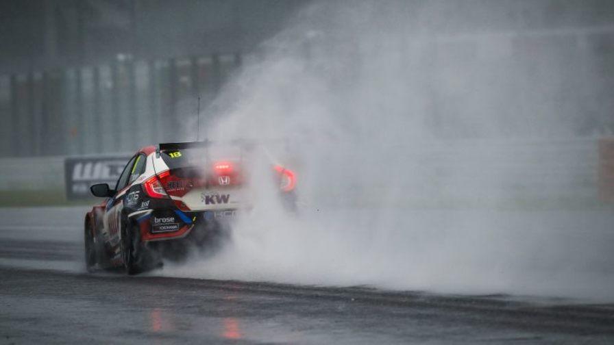 Тьягу Монтейру выиграл первую квалификацию WTCR на Сузуке
