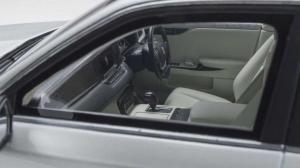 Toyota Century GRMN в масштабе 1:18