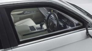 Toyota Century GRMN в масштабе 1:18