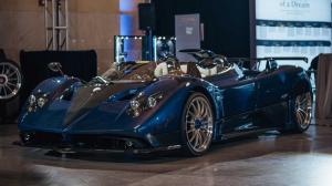 Шесть суперкаров Pagani на три дня оставили на вокзале