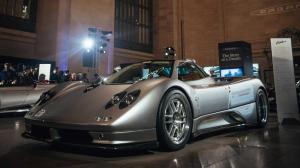 Шесть суперкаров Pagani на три дня оставили на вокзале