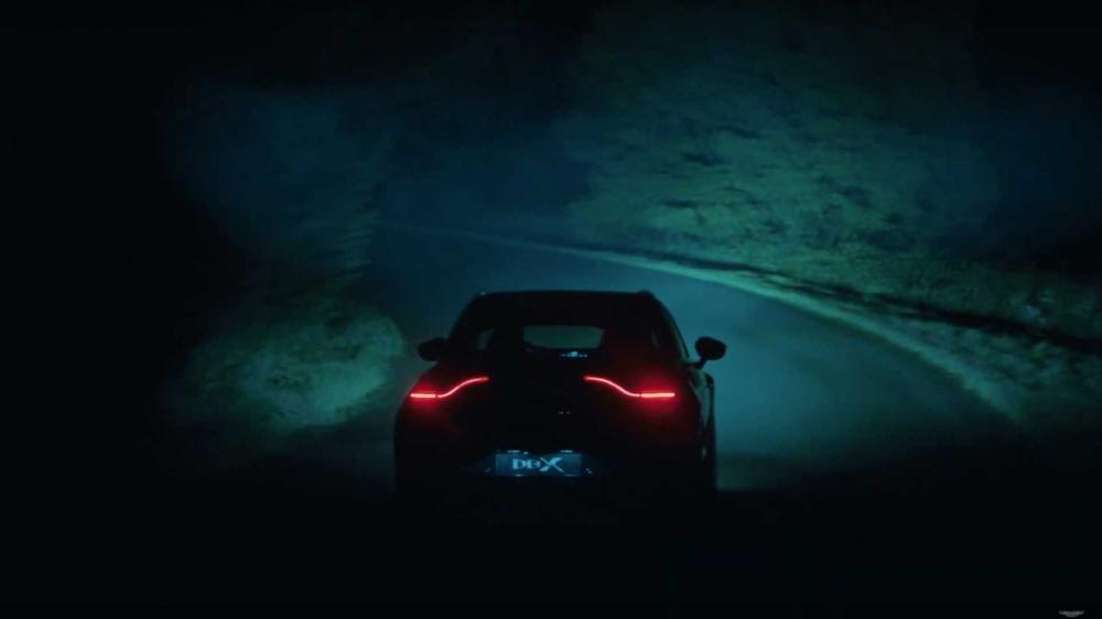 Видео: кроссовер Aston Martin впервые показан в движении
