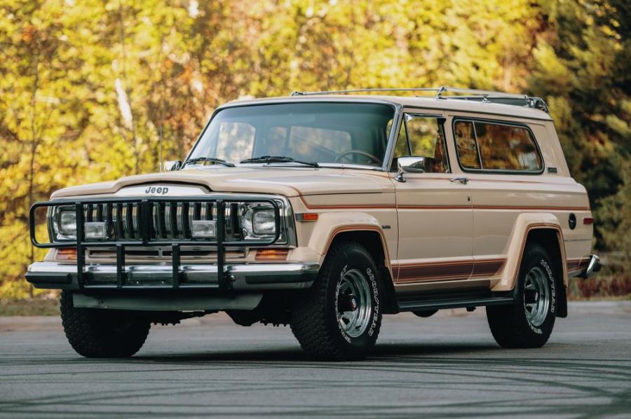 36-летний Jeep продали за цену нового Grand Cherokee