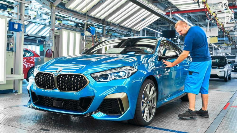 BMW показала, как собирают четырехдверную "двойку"