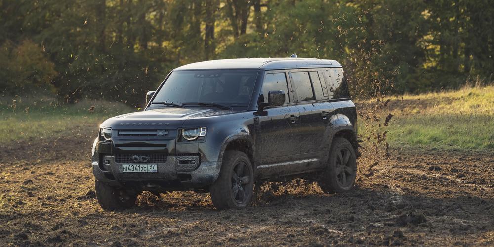 Видео: Land Rover Defender снялся в новом фильме о Джеймсе Бонде