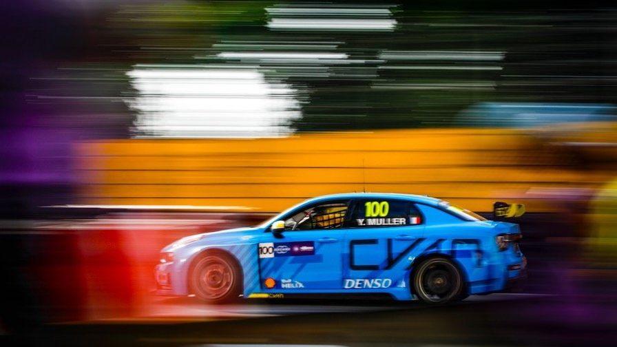 Иван Мюллер победил в гонке открытия WTCR в Макао