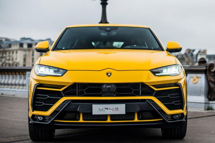 Стритрейсер попытался выдать Lamborghini Urus за Volkswagen Golf