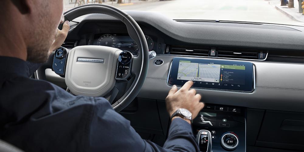 Автомобили Jaguar Land Rover научились загружать новое ПО «по воздуху»