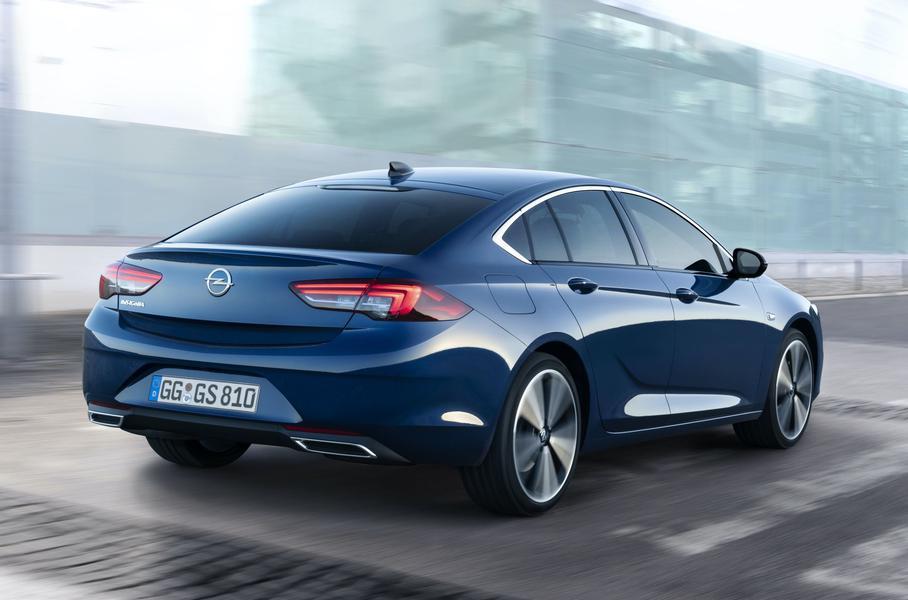  Opel Insignia получил продвинутую оптику