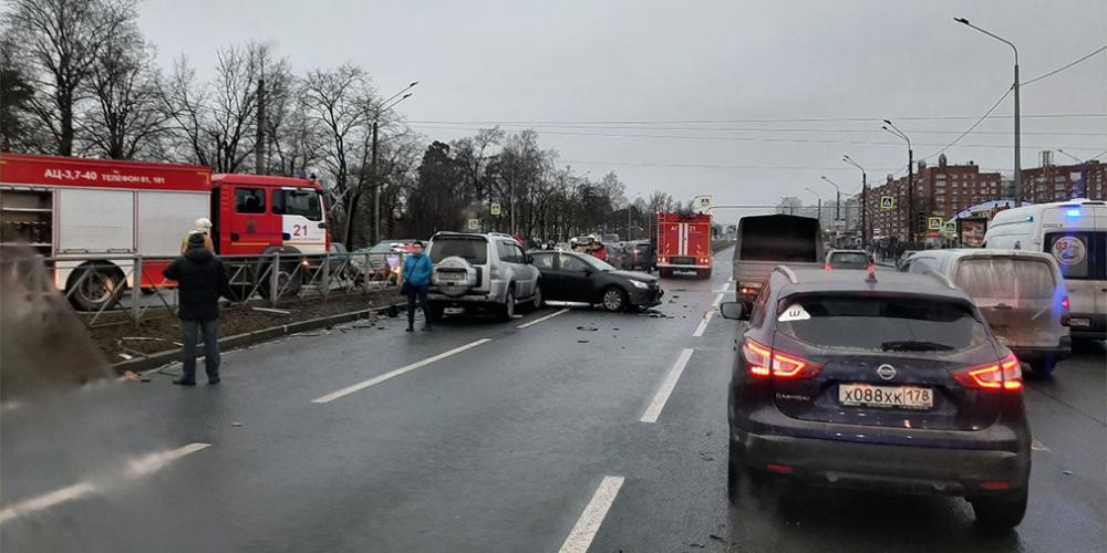 У водителя, устроившего крупное ДТП в Санкт-Петербурге, нашли 105 штрафов