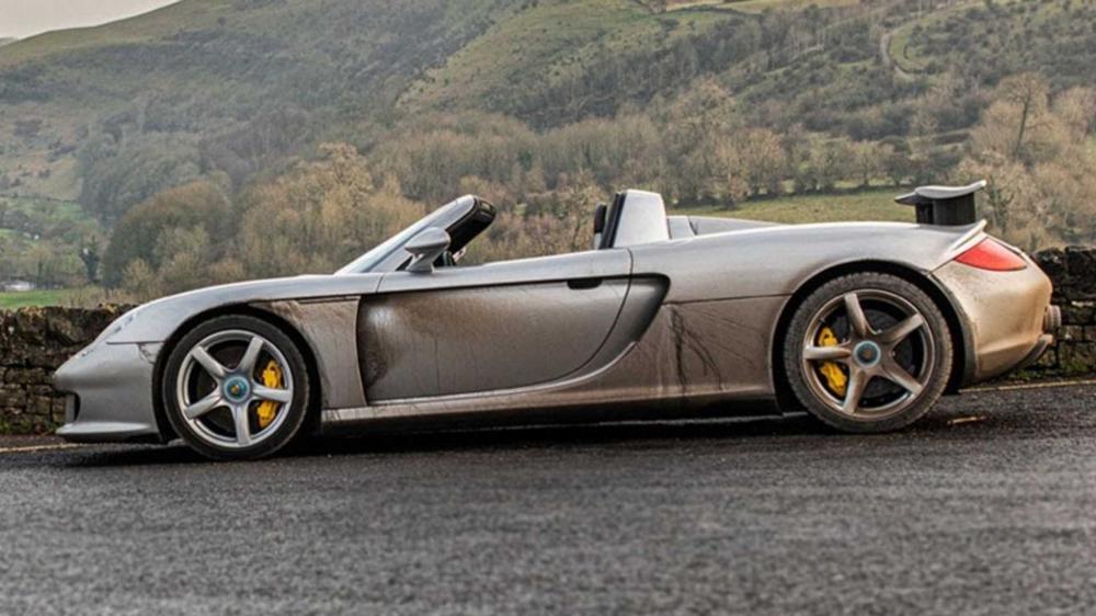 Полюбуйтесь на Porsche Carrera GT, восстановленный после "тотала"