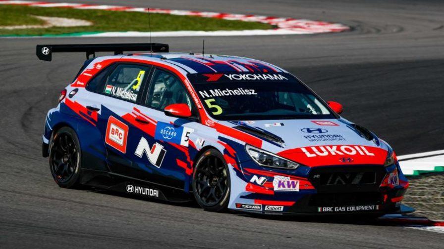 Норберт Мичелис выиграл первую квалификацию WTCR в Малайзии