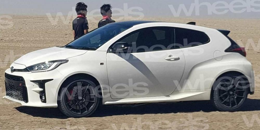 Появились первые фотографии «заряженного» хэтчбека Toyota Yaris
