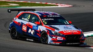 Норберт Мичелис выиграл первую квалификацию WTCR в Малайзии
